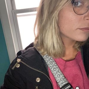 Meet your Posher, Felicia